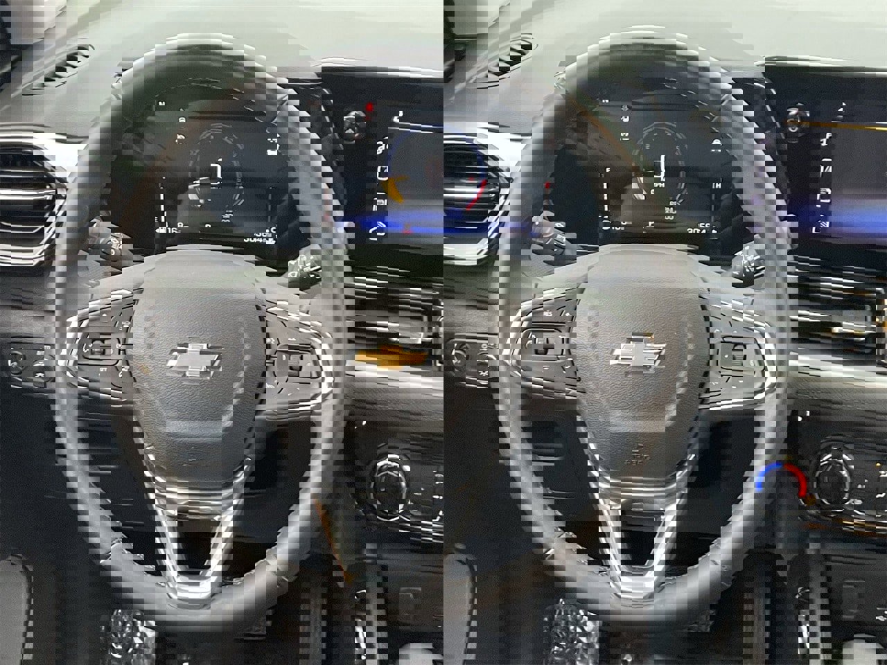 Used 2024 Chevrolet TrailBlazer LT w/ LT Cold Weather Package image 15