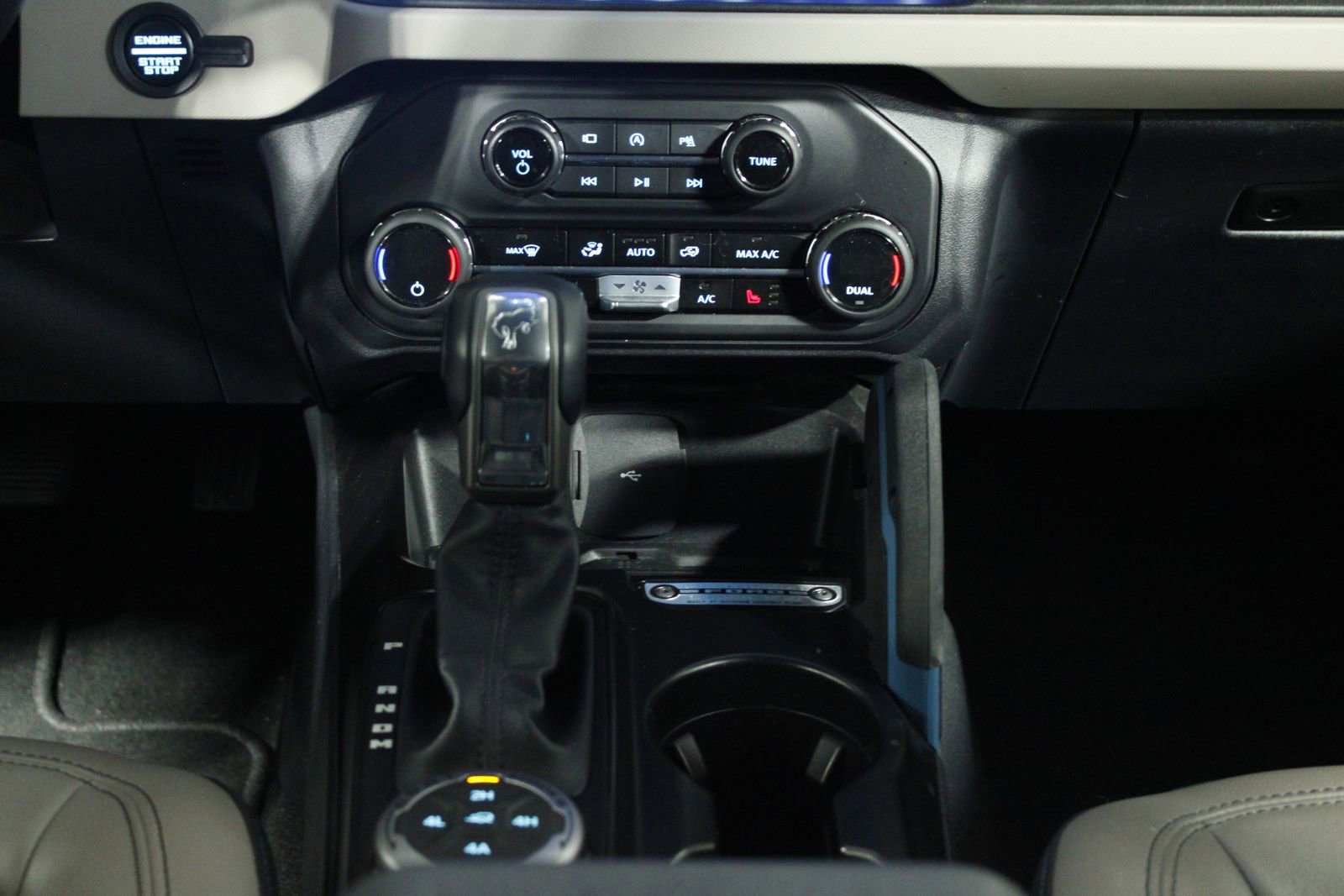 Used 2023 Ford Bronco Wildtrak image 40