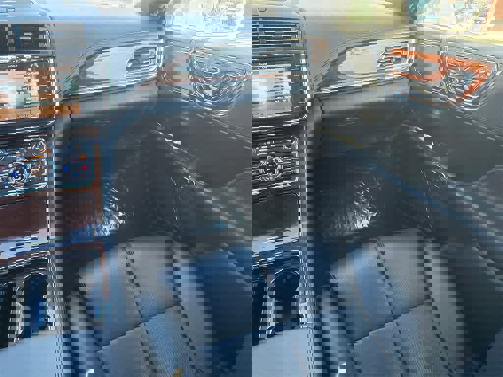 Used 2017 Lincoln Continental Reserve image 22