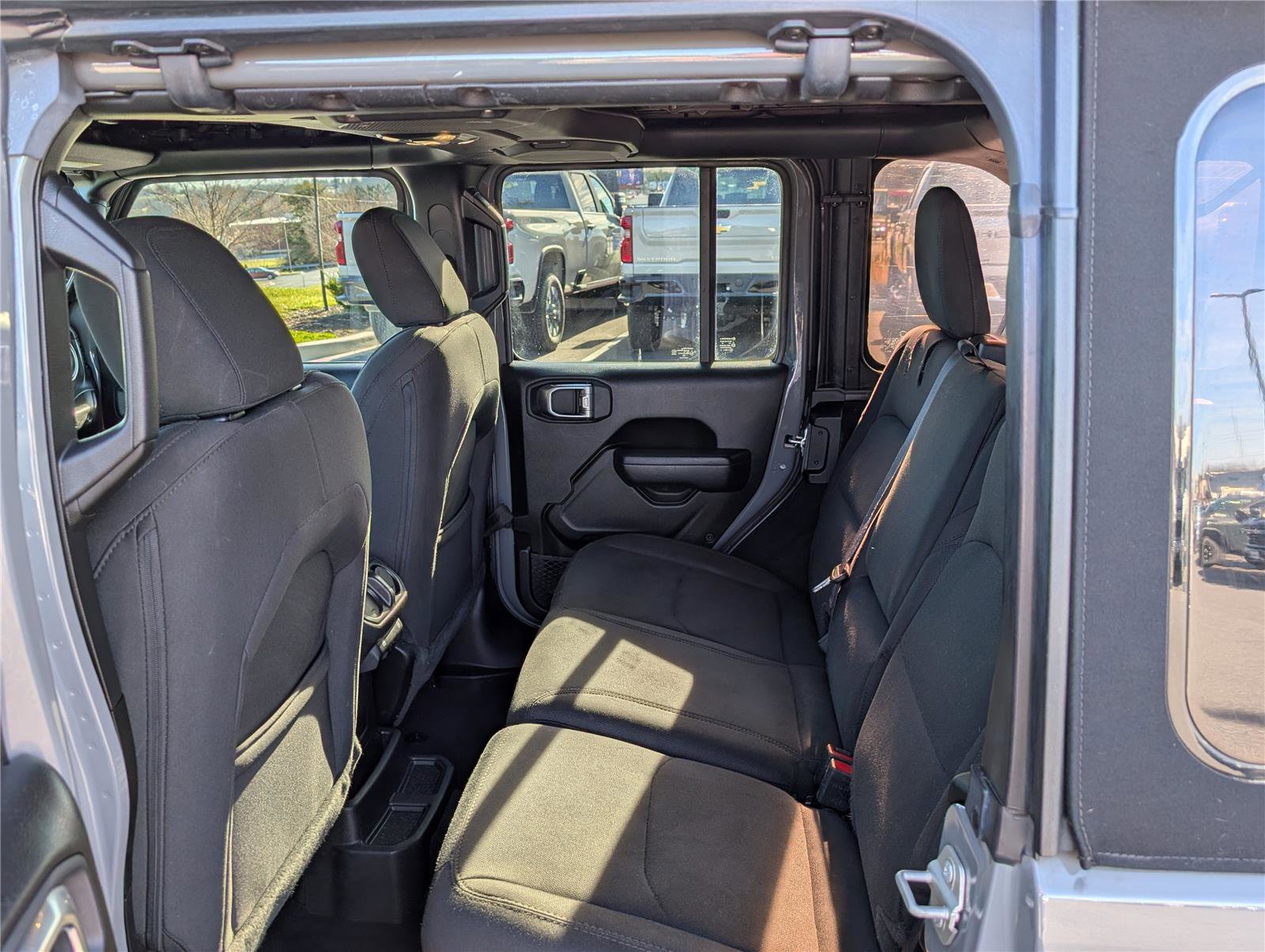 Used 2023 Jeep Wrangler Unlimited w/ Convenience Group image 15