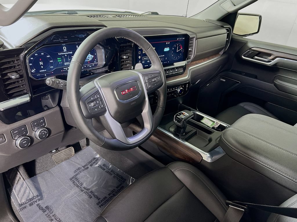 Used 2023 GMC Sierra 1500 SLT w/ SLT Premium Plus Package AWD/4WD image 9