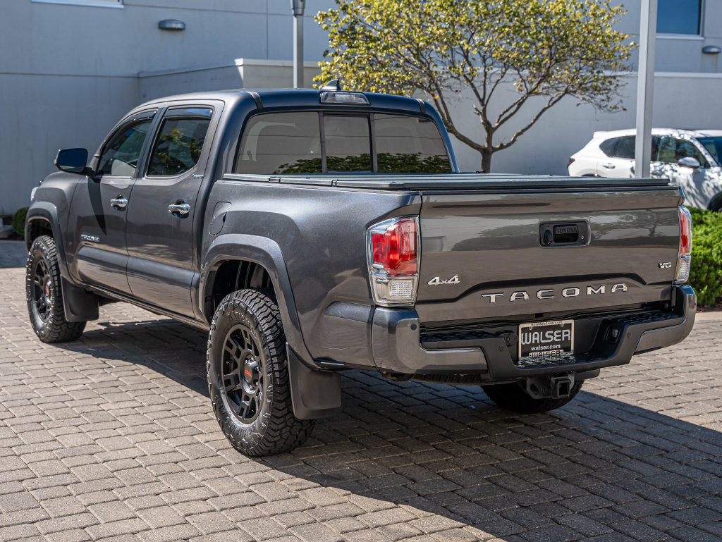 Used 2016 Toyota Tacoma Limited w/ Towing Package AWD/4WD image 6