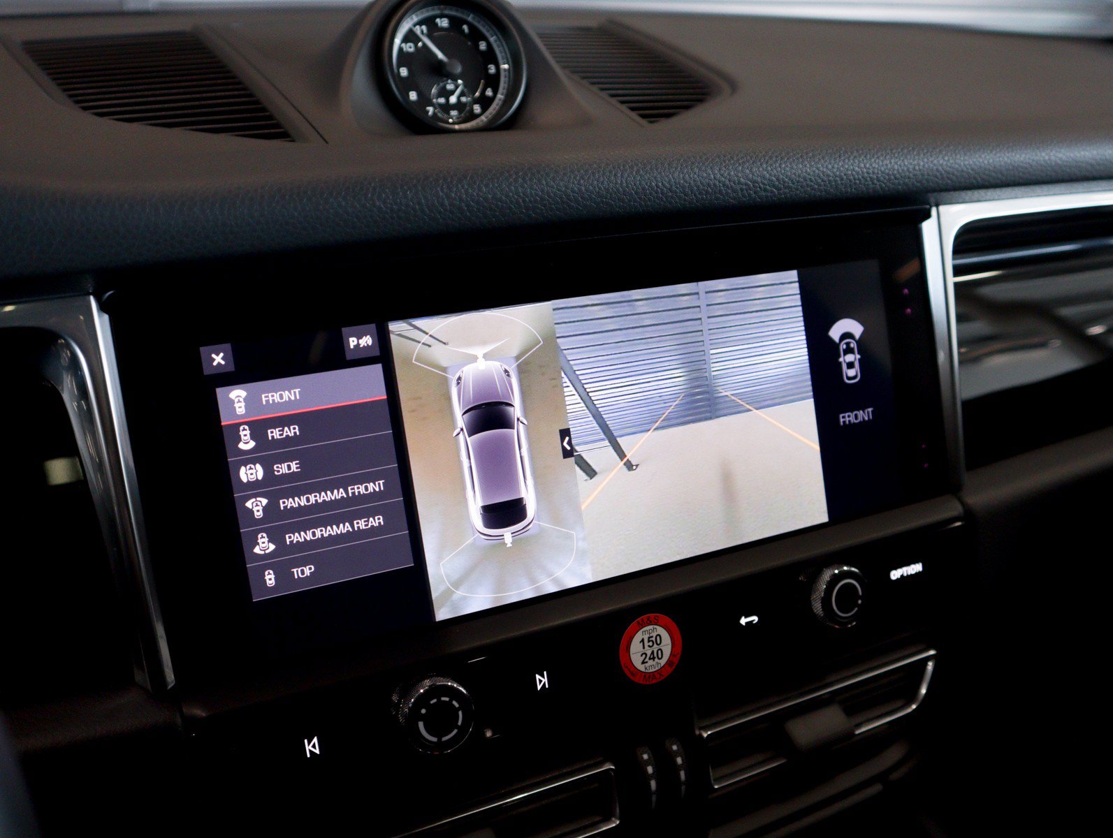 Certified 2026 Porsche Macan AWD/4WD image 23