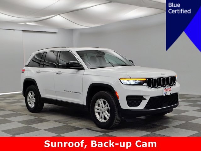 Used 2023 Jeep Grand Cherokee Laredo AWD/4WD image 1