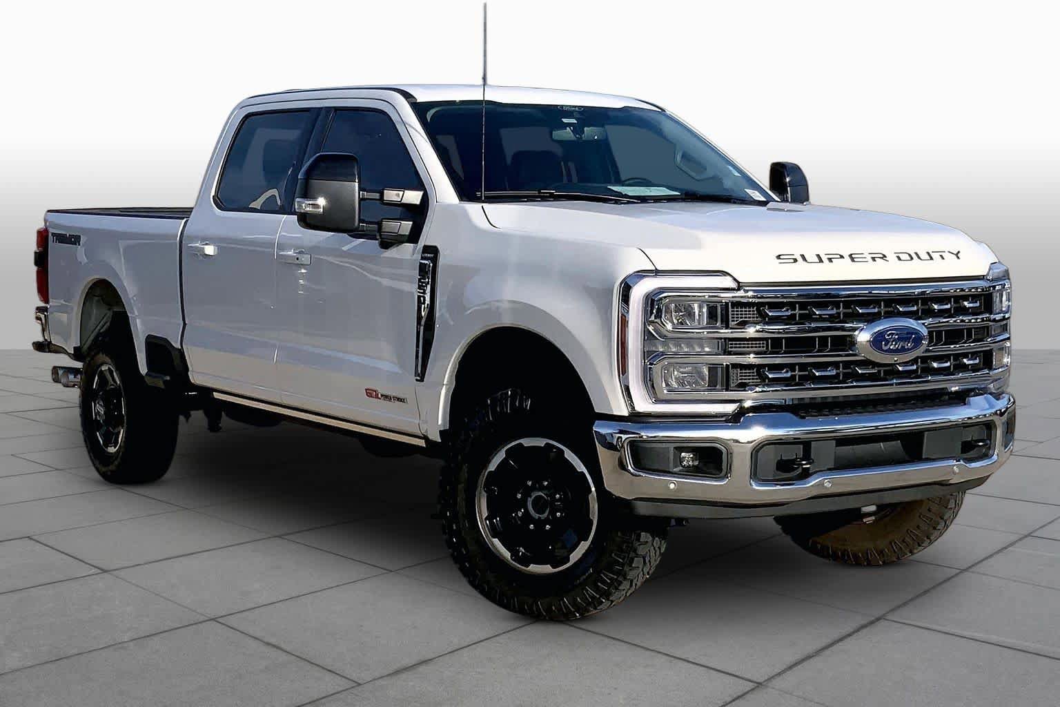 Used 2026 Ford F250 Lariat w/ Tremor Off-Road Package image 3