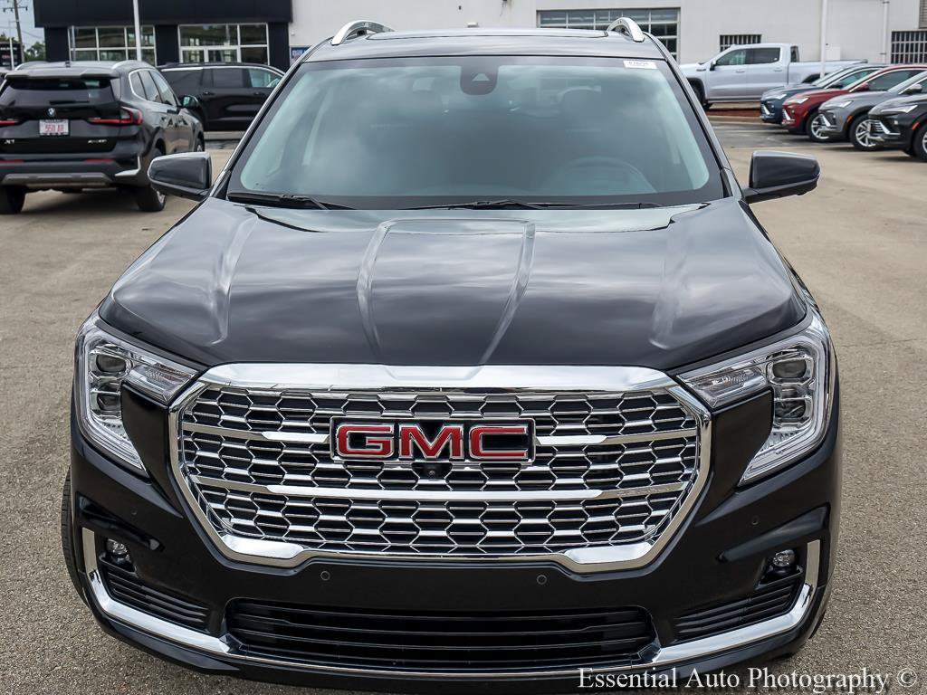 Used 2024 GMC Terrain Denali w/ Denali Premium Package AWD/4WD image 6