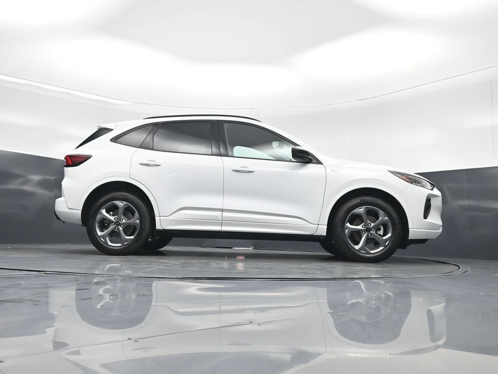Certified 2023 Ford Escape ST-Line w/ Tech Pack #1 AWD/4WD image 43