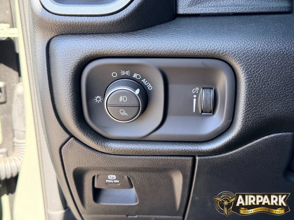 New 2026 RAM 1500 Warlock AWD/4WD image 19
