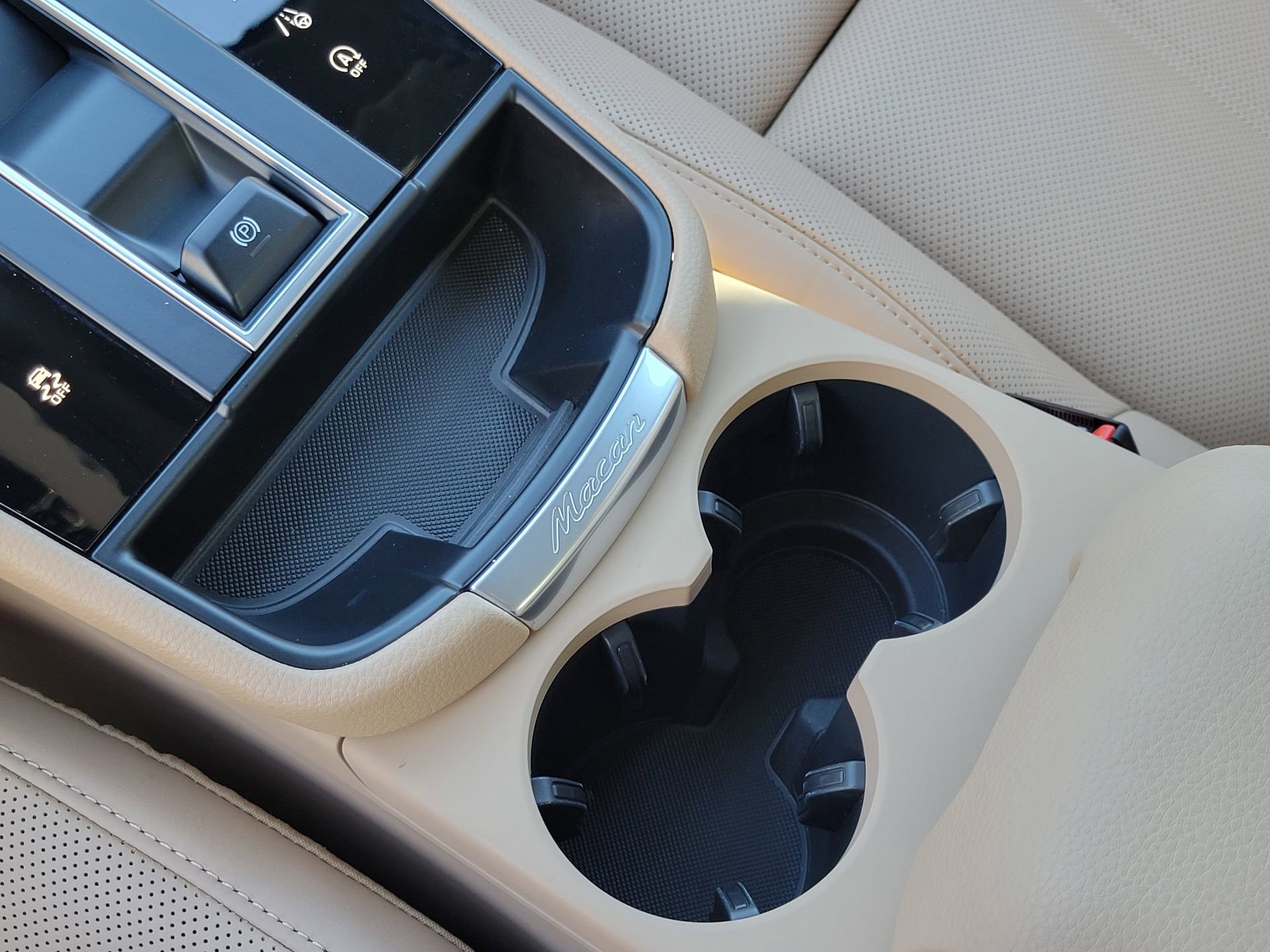 Used 2026 Porsche Macan image 23