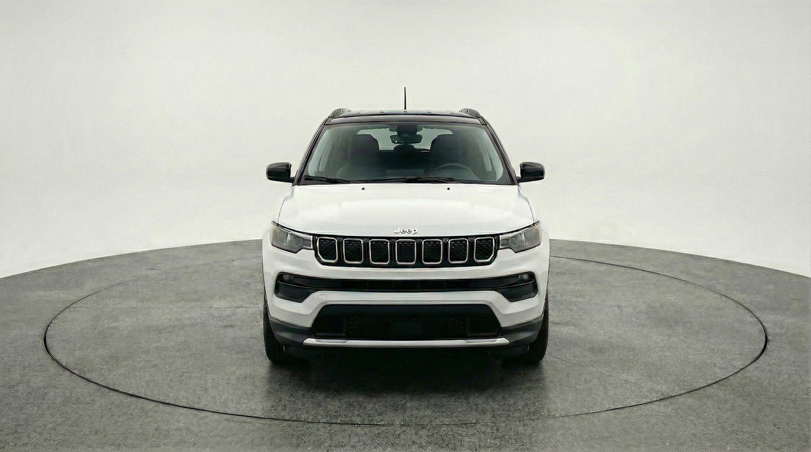 Used 2025 Jeep Compass Limited image 2