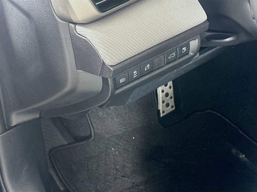 Certified 2025 Toyota Camry SE image 10