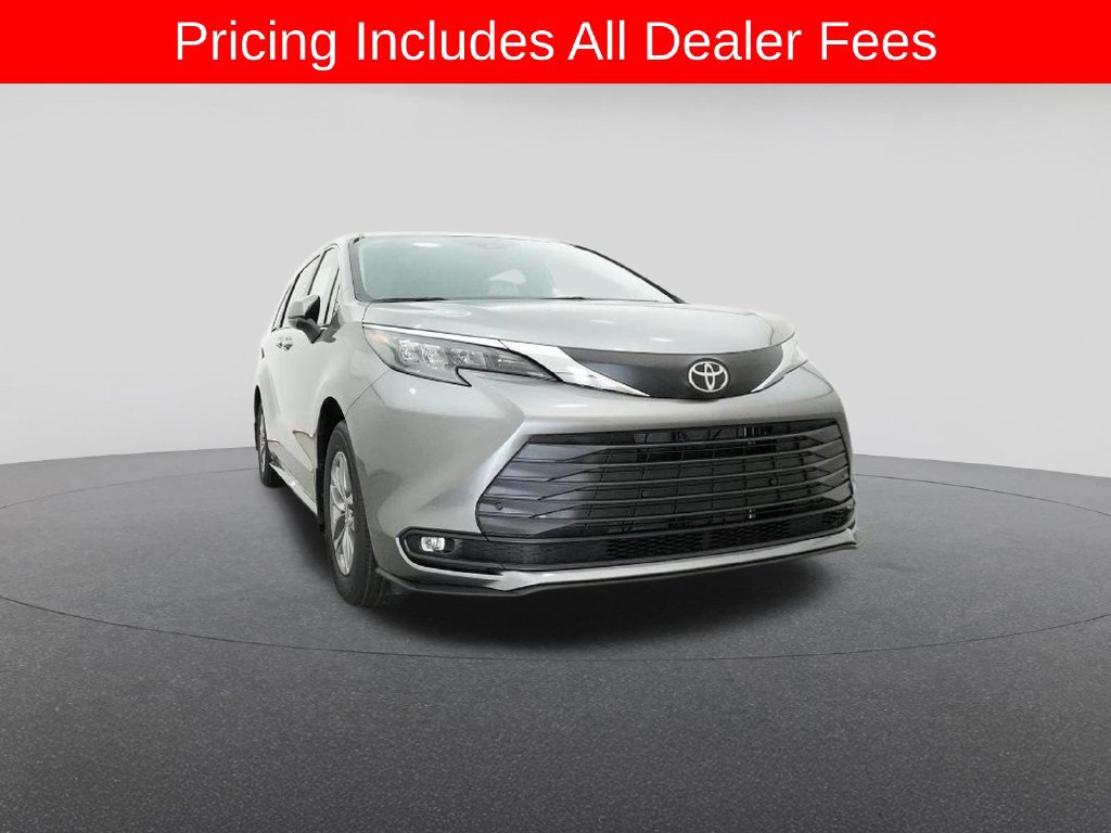 New 2026 Toyota Sienna XLE FWD image 30
