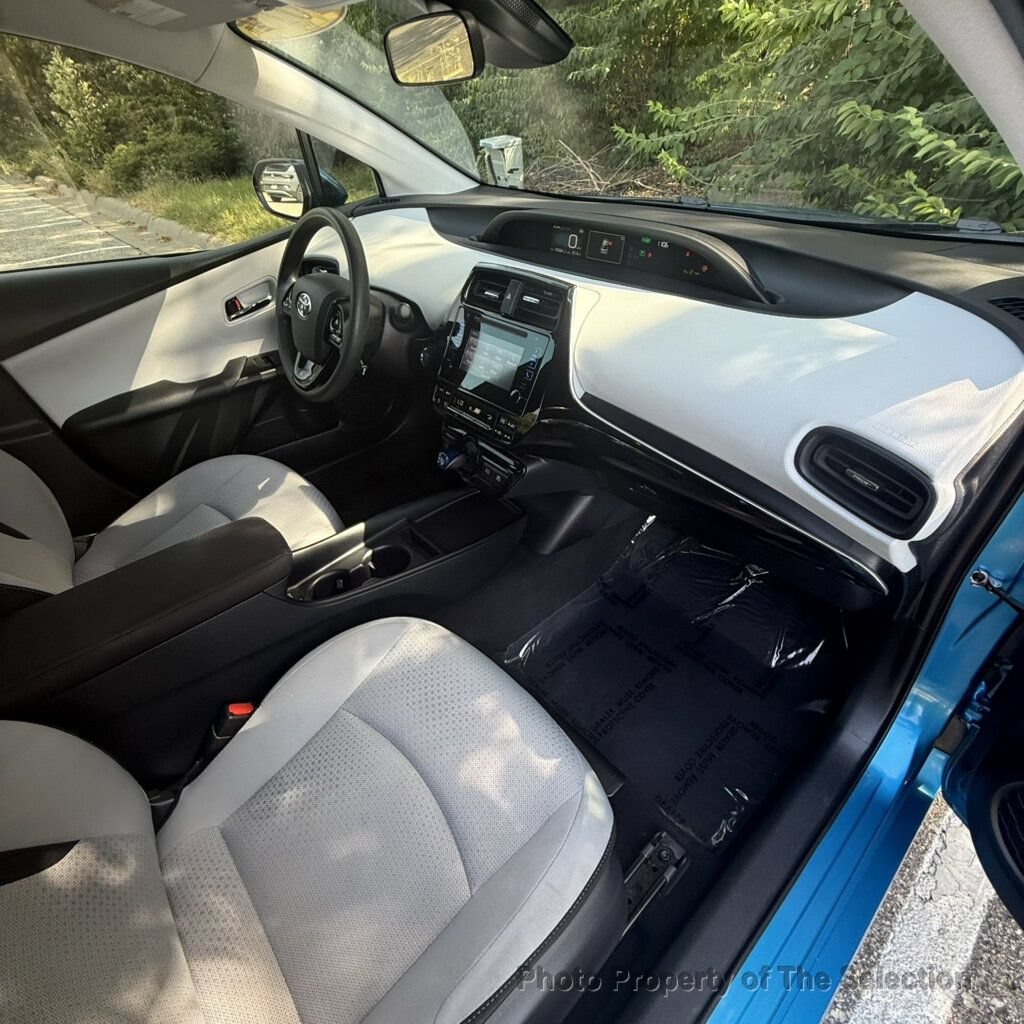 Used 2019 Toyota Prius LE FWD image 40
