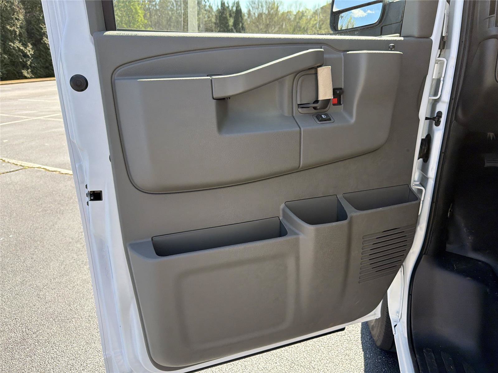 New 2025 GMC Savana 2500 w/ Driver Convenience Package RWD image 8