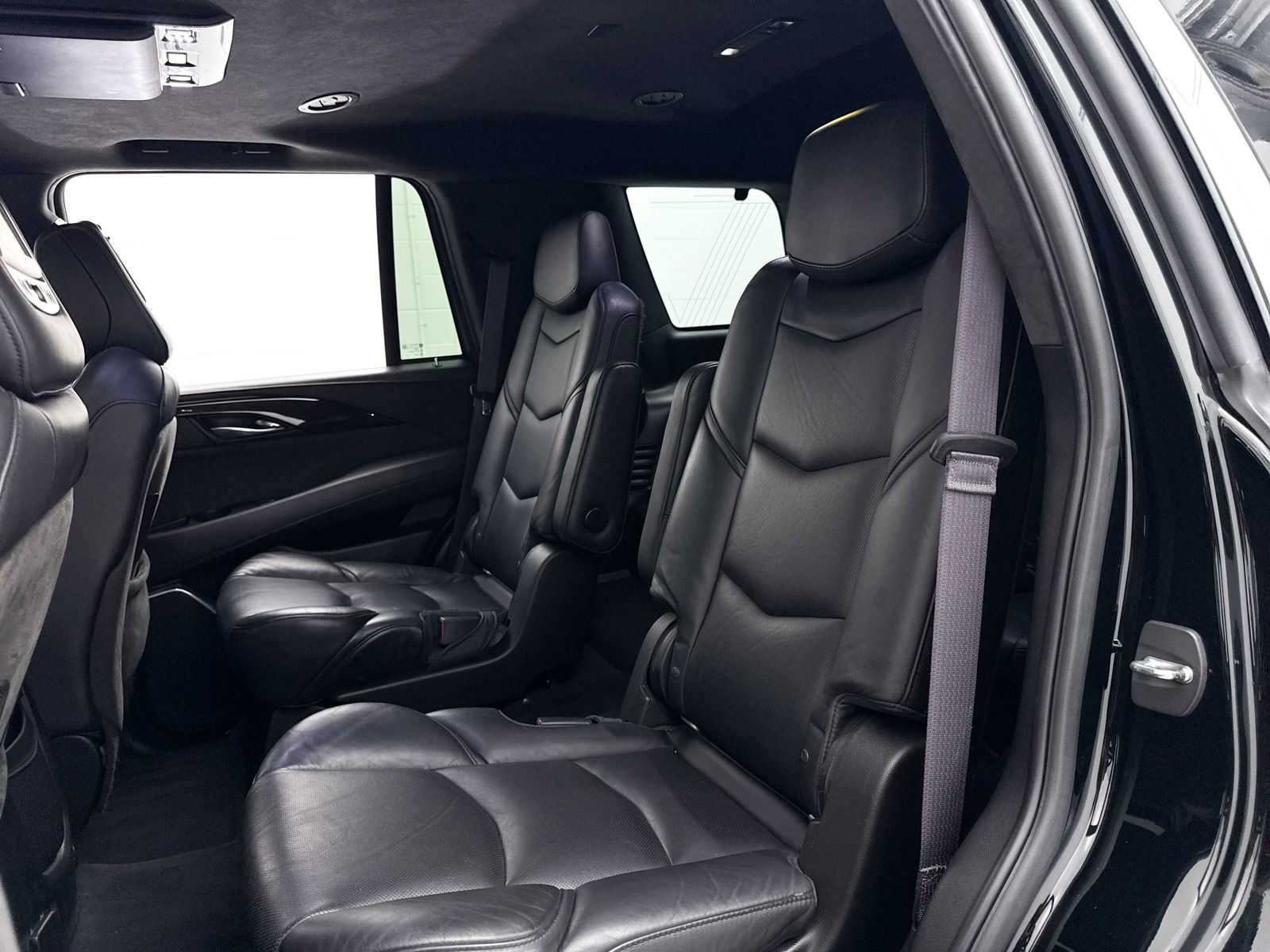 Used 2016 Cadillac Escalade Platinum AWD/4WD image 31