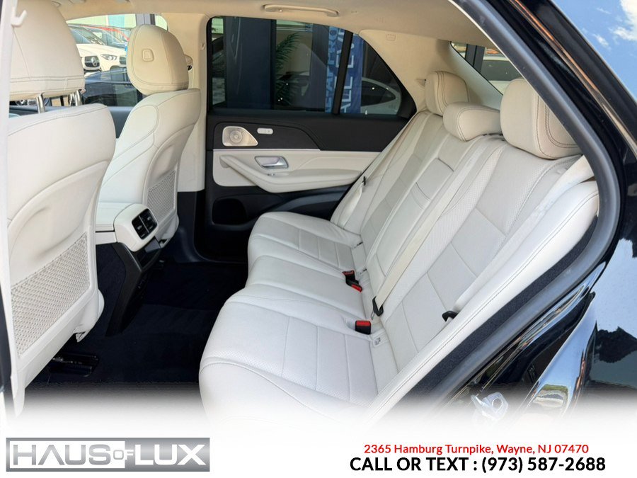 Used 2021 Mercedes-Benz GLE 450 4MATIC w/ AMG Line Exterior image 14