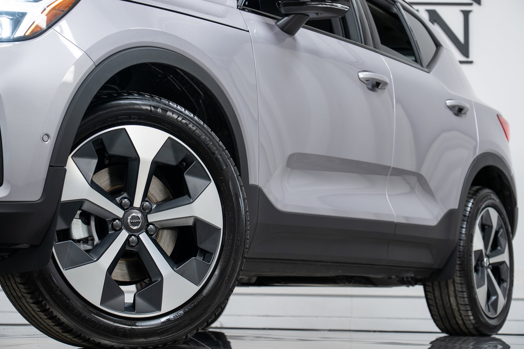 New 2026 Volvo XC40 B5 Plus w/ Protection Package Premier image 27