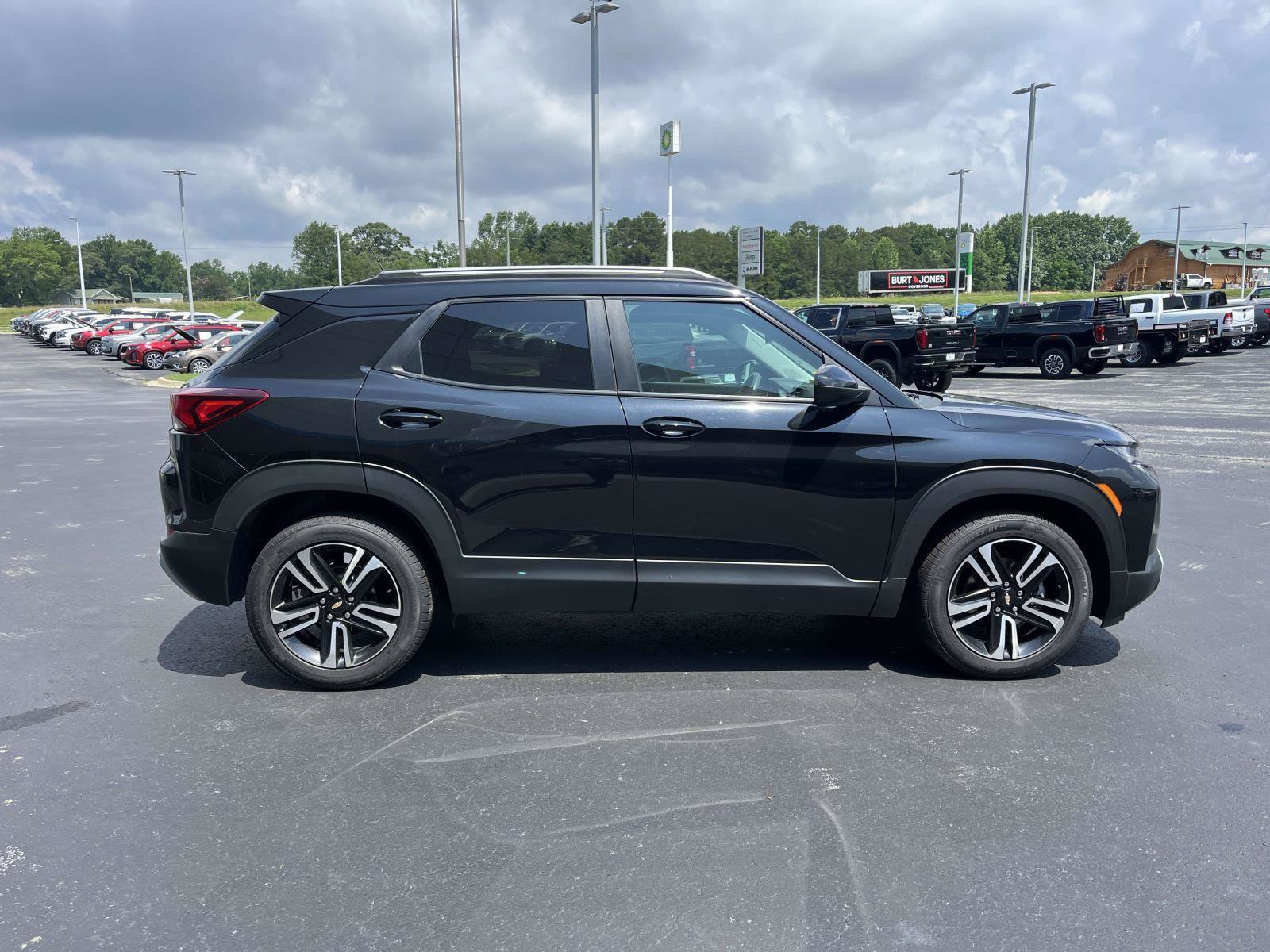 Certified 2023 Chevrolet TrailBlazer LT FWD image 2