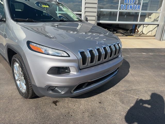 Used 2017 Jeep Cherokee Limited image 5