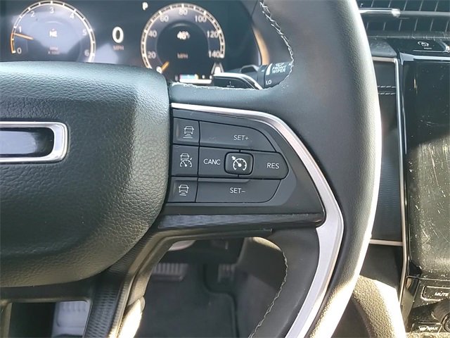 Used 2023 Jeep Grand Cherokee Altitude image 14