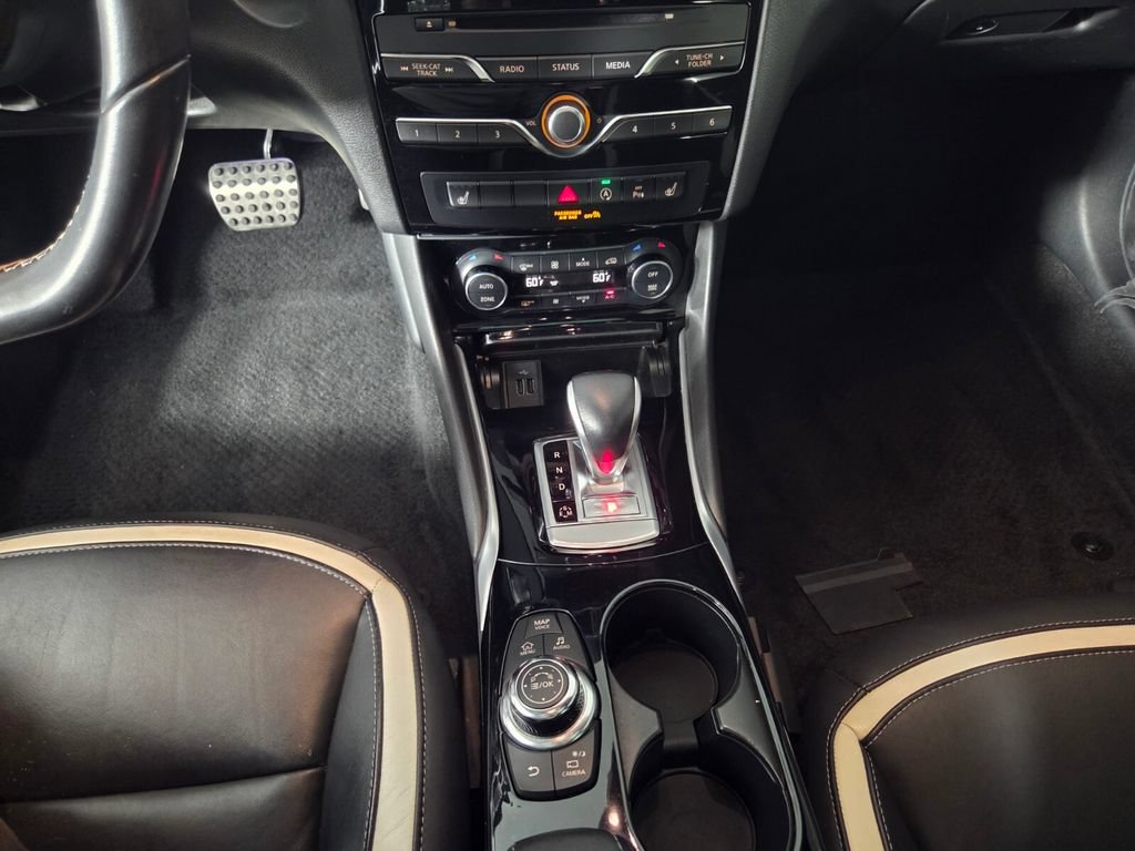 Used 2018 INFINITI QX30 Sport w/ Sport Leather Package FWD image 12