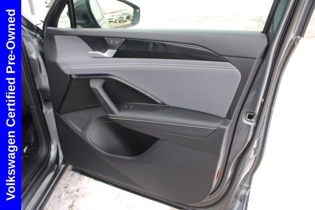Used 2025 Volkswagen Tiguan SE image 20