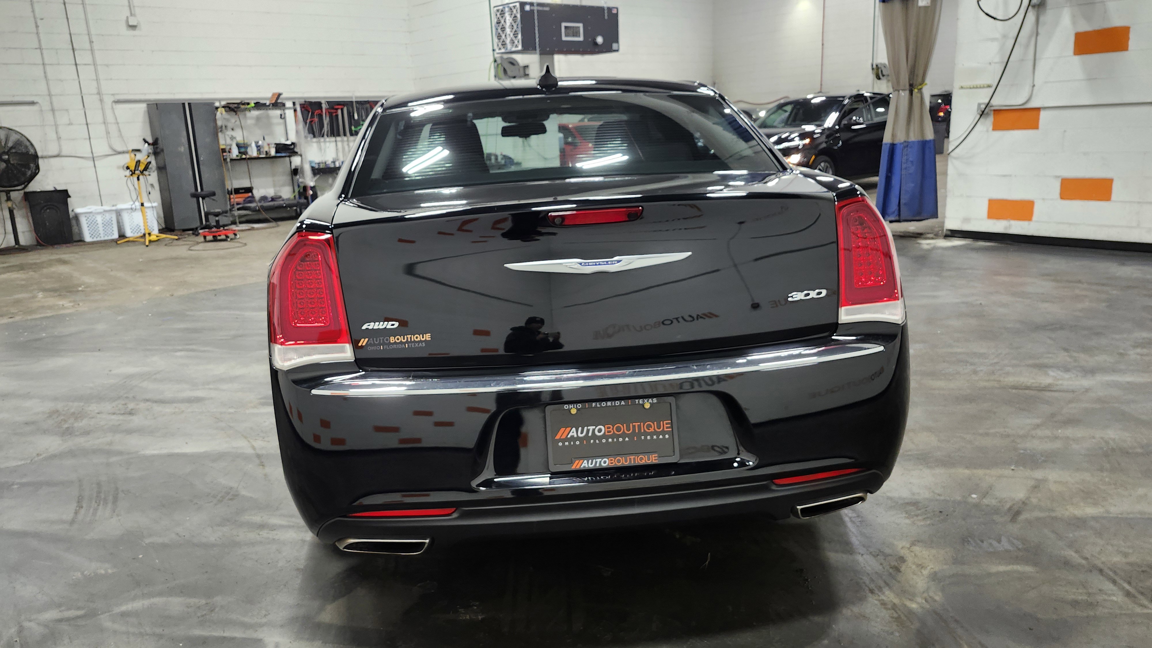 Used 2020 Chrysler 300 Touring w/ Driver Convenience Group image 15