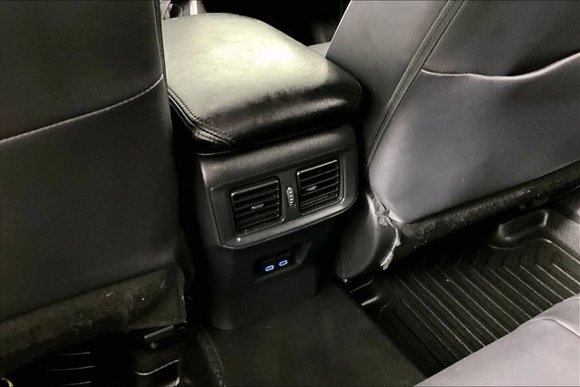 Used 2022 Toyota RAV4 XLE Premium image 9