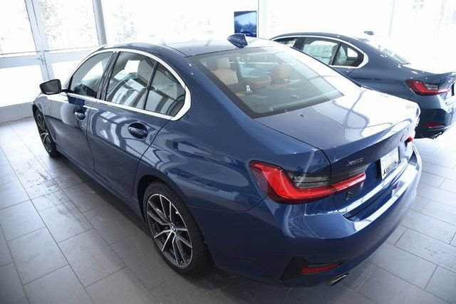Used 2021 BMW 330e xDrive w/ Premium Package image 2