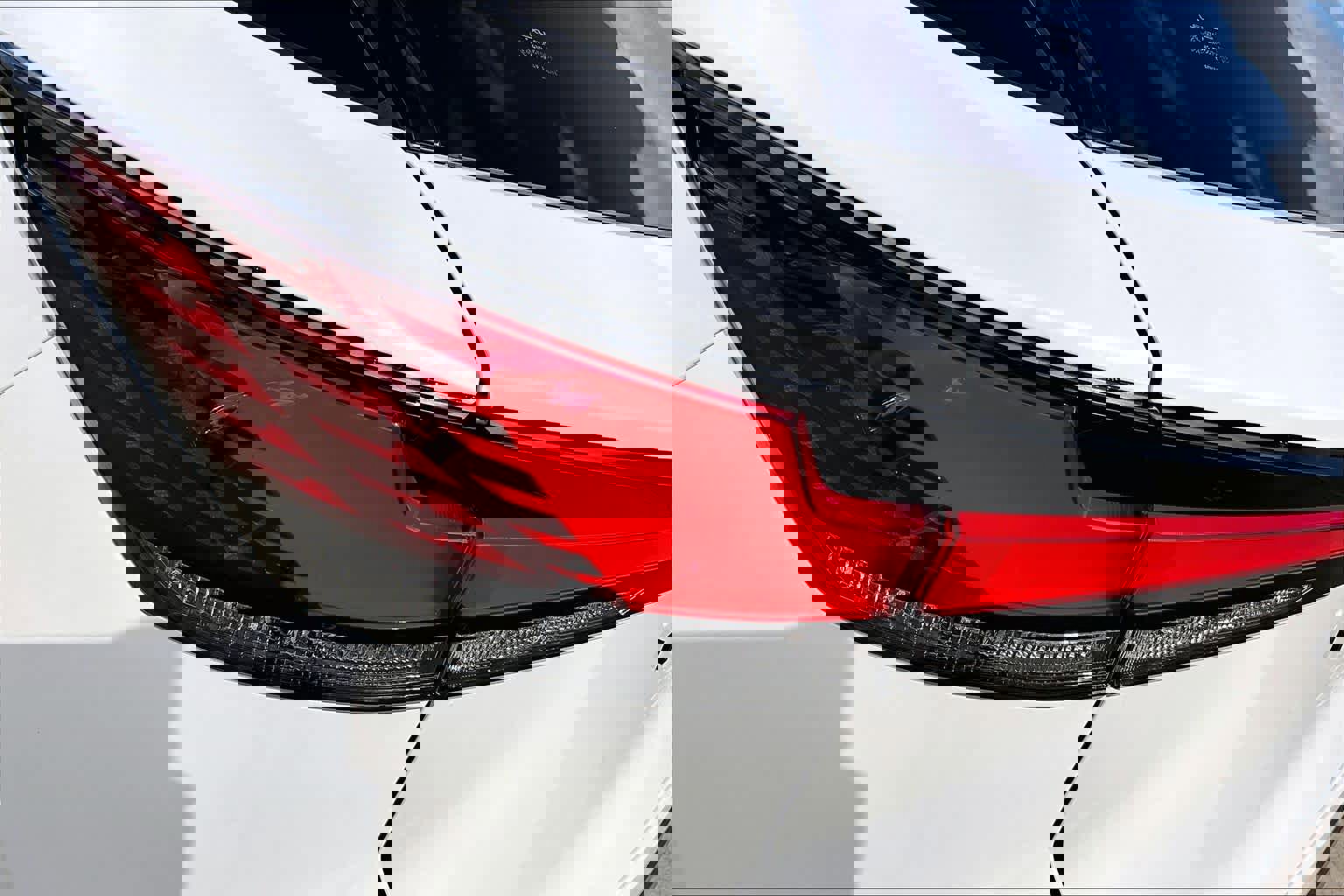 Used 2026 Lexus RX 450h Luxury w/ Convenience Package image 14