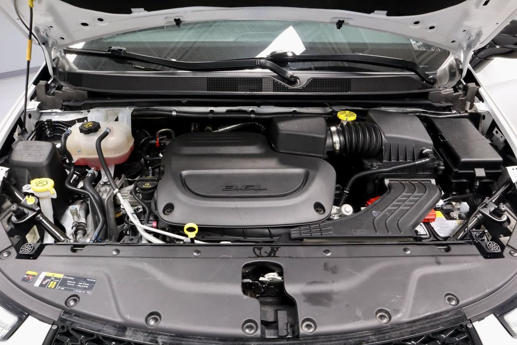 Used 2025 Chrysler Pacifica Limited FWD image 18