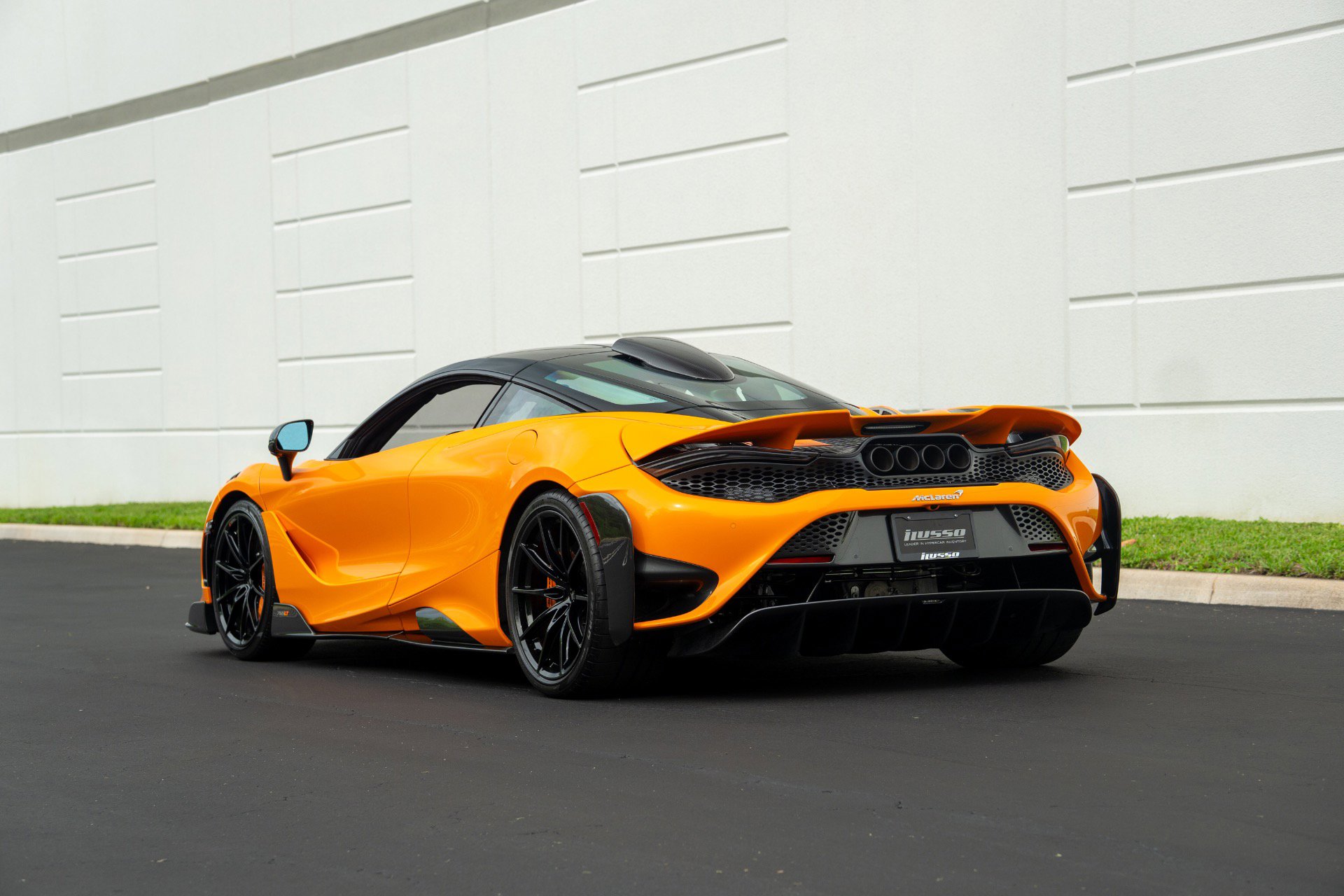 Used 2021 McLaren 765LT image 30