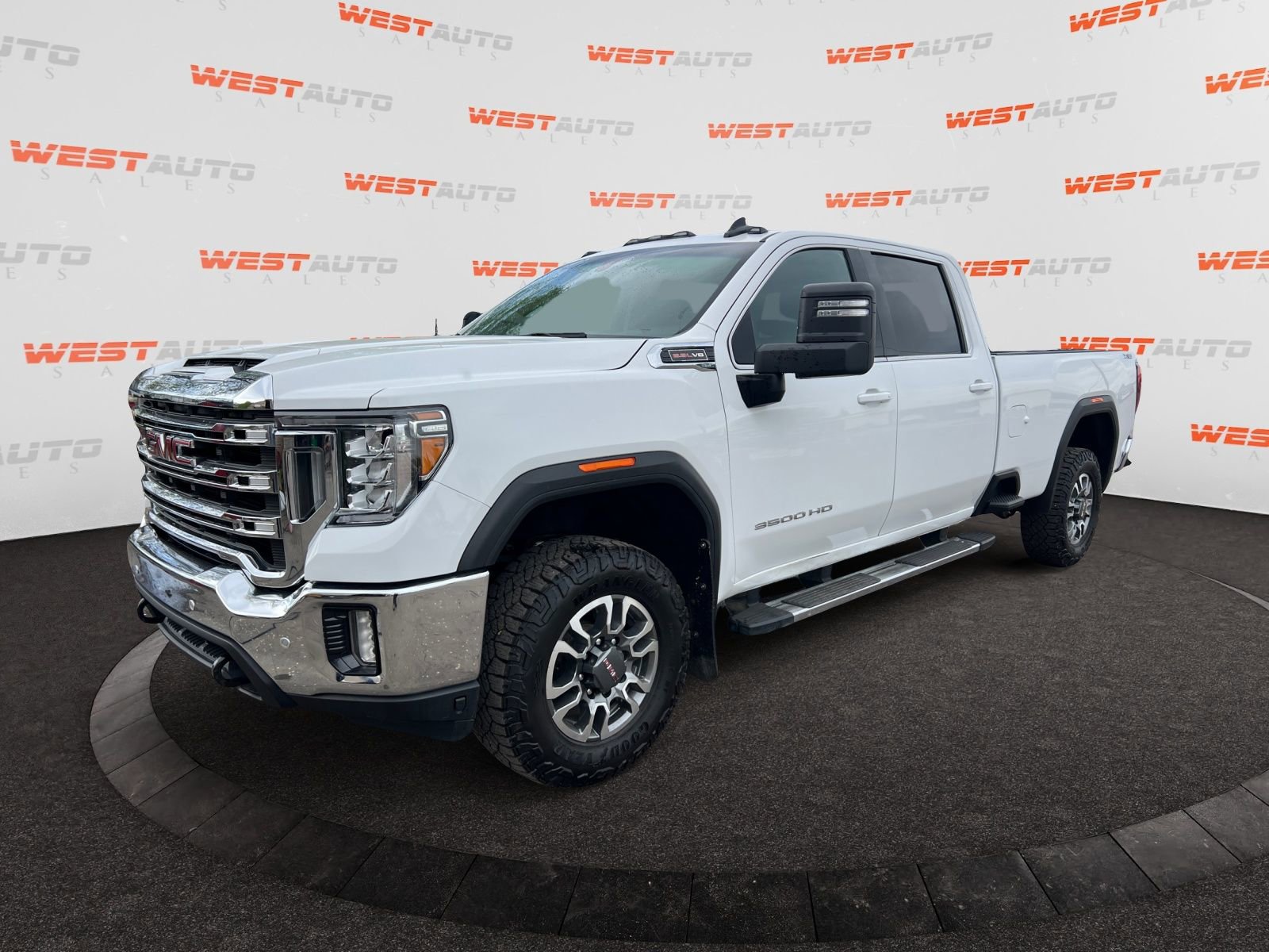 Used 2023 GMC Sierra 3500 SLE w/ SLE Convenience Package AWD/4WD image 1