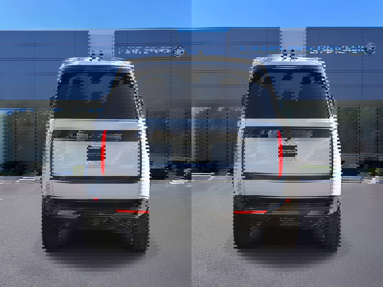 New 2026 Land Rover Range Rover Long Wheelbase SE image 7