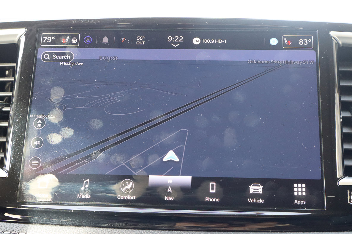 Used 2024 Chrysler Pacifica Limited FWD image 26