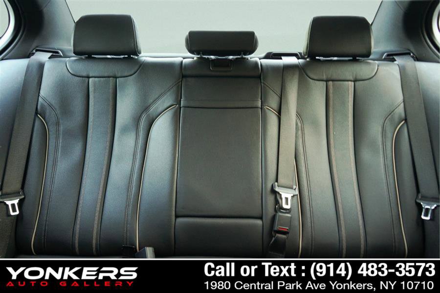 Used 2022 BMW 540i xDrive w/ M Sport Package image 22