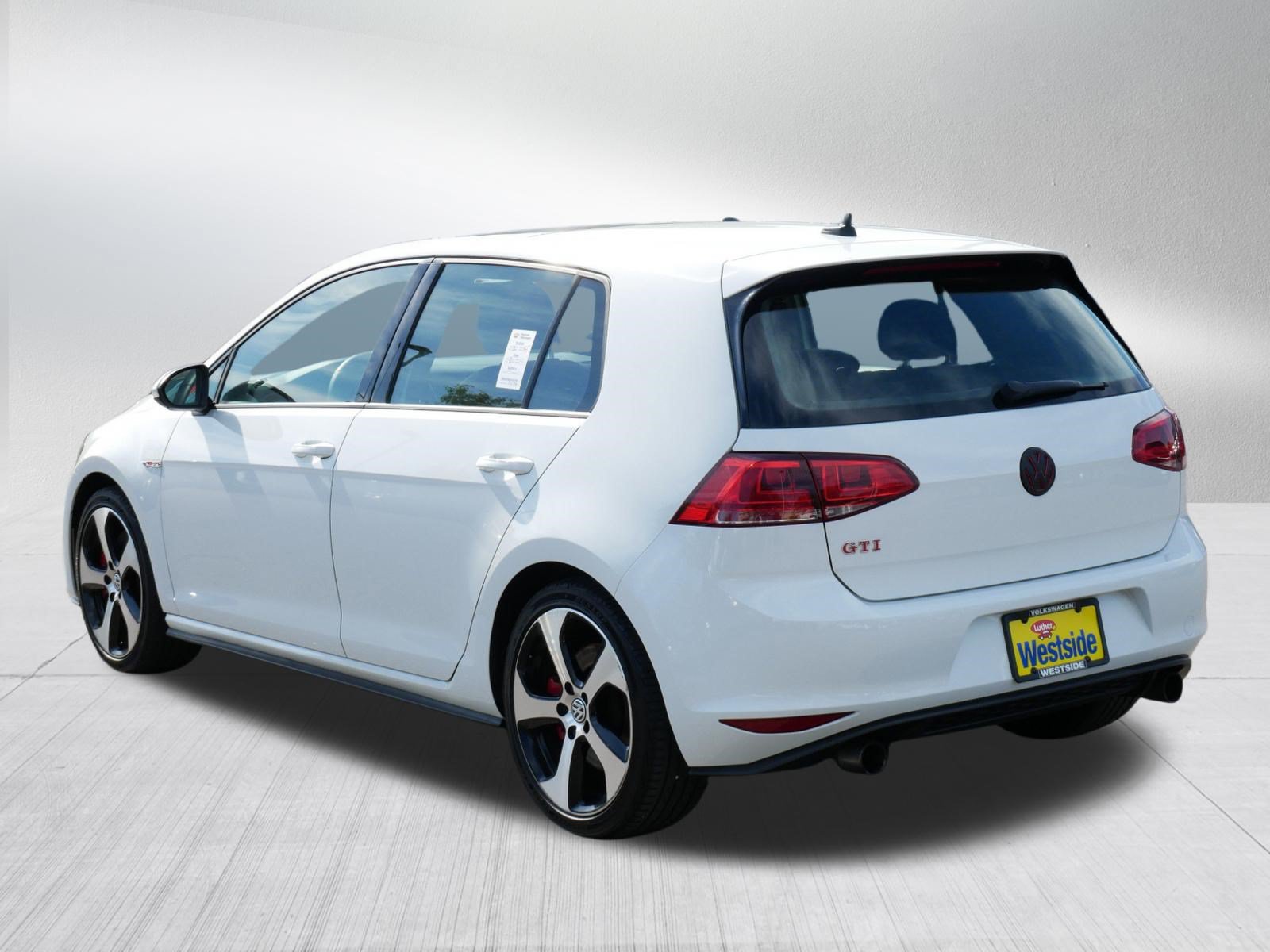 Used 2017 Volkswagen GTI SE FWD image 5