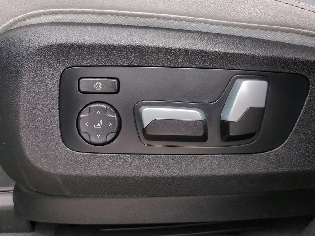 Used 2024 BMW X5 sDrive40i w/ Parking Assistance Package RWD image 16
