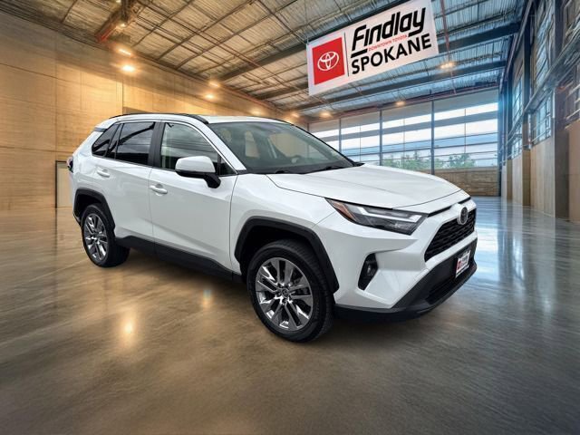 Used 2022 Toyota RAV4 XLE Premium image 2