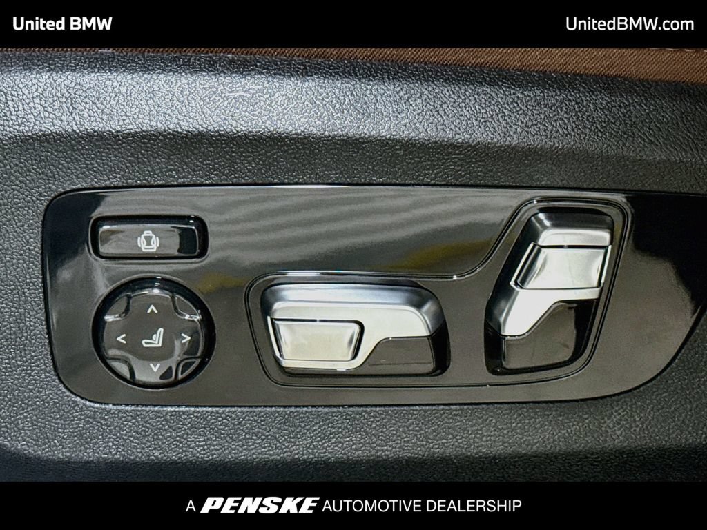 New 2027 BMW X7 xDrive40i w/ M Sport Package AWD/4WD image 4