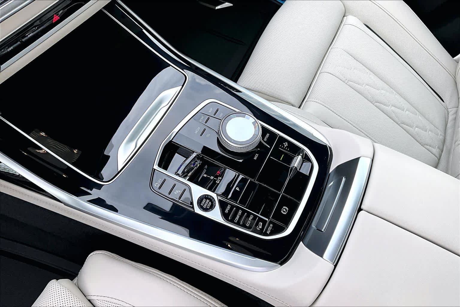 New 2027 BMW X7 M60i AWD/4WD image 7