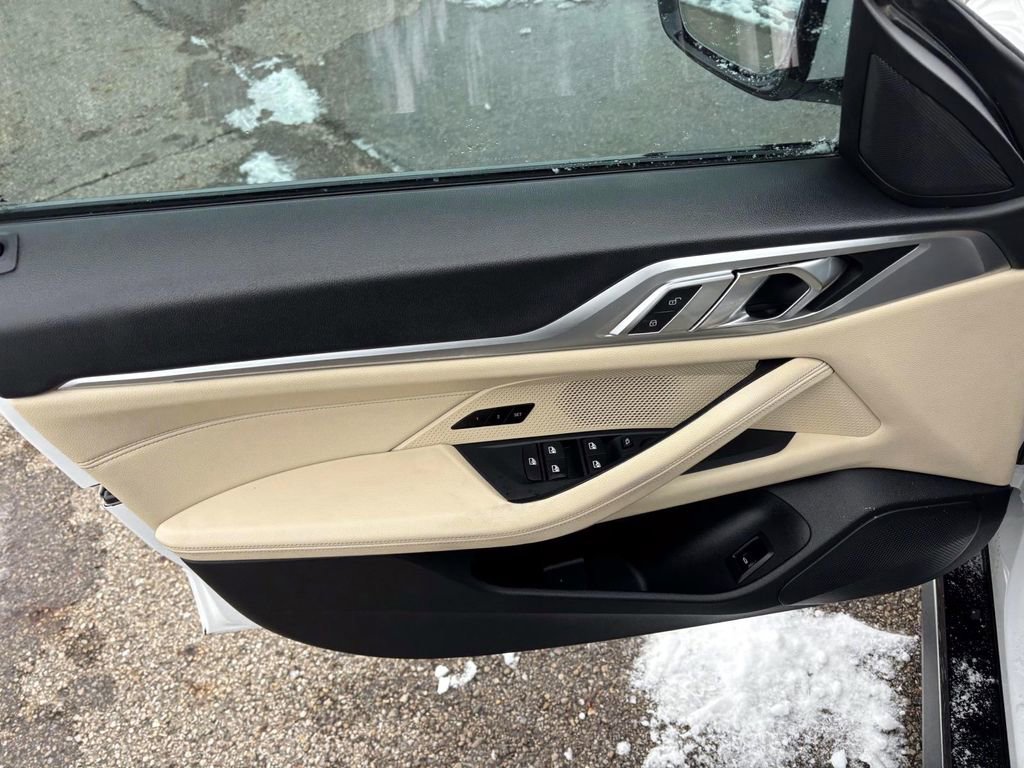 Certified 2022 BMW i4 eDrive40 w/ M Sport Package image 11