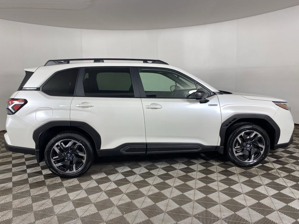 Used 2025 Subaru Forester Limited image 5