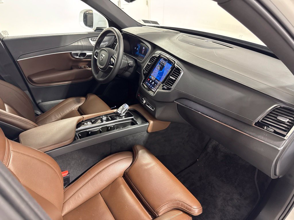 Certified 2024 Volvo XC90 B6 Ultimate w/ Protection Package Premier AWD/4WD image 28