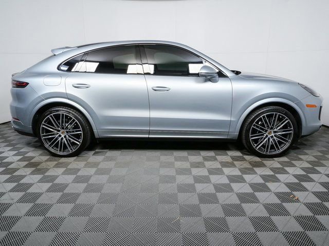 Certified 2022 Porsche Cayenne Turbo image 25