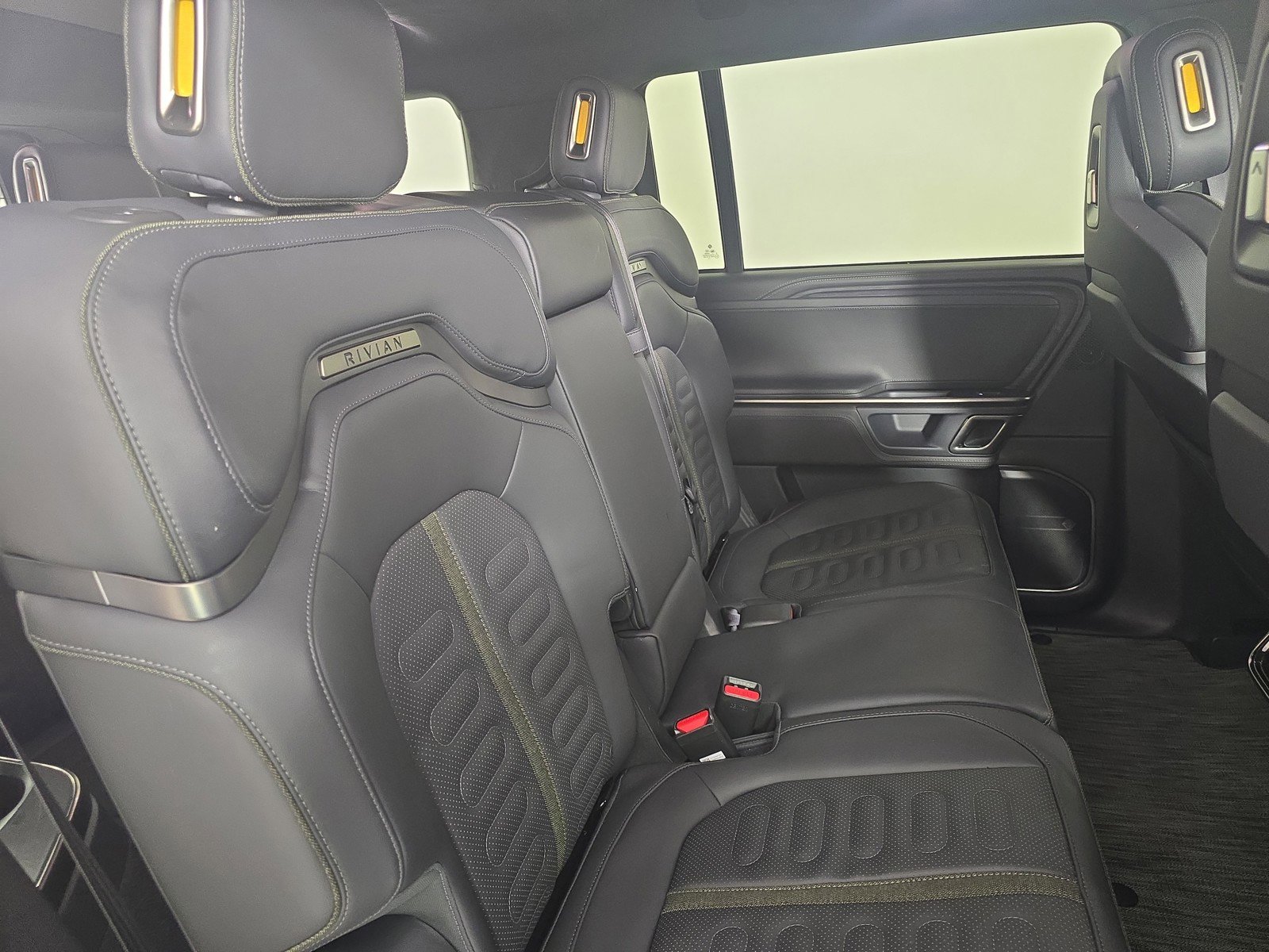 Used 2023 Rivian R1S Adventure image 23