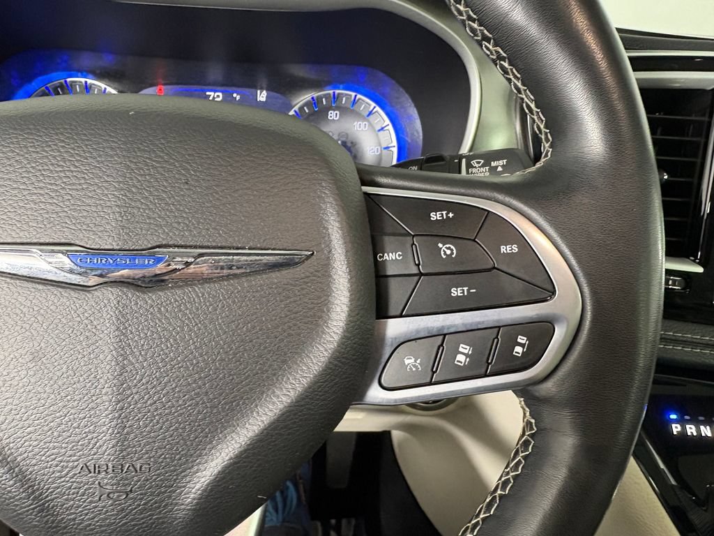 Used 2021 Chrysler Pacifica Touring-L AWD/4WD image 21
