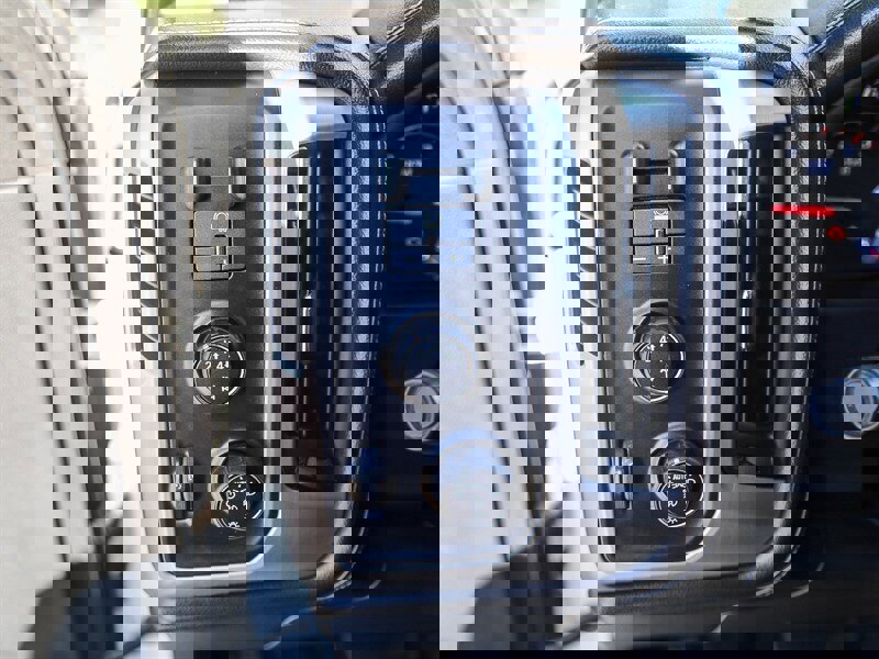 Used 2015 GMC Sierra 3500 SLT w/ Duramax Plus Package image 31