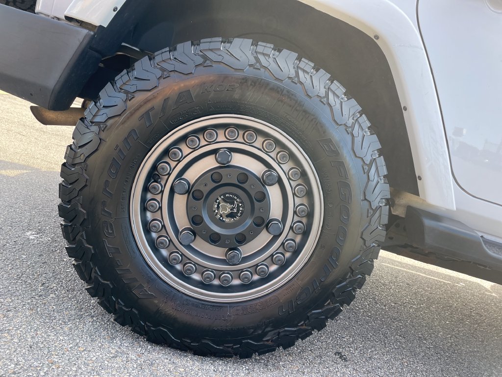 Used 2015 Jeep Wrangler Unlimited Sahara w/ Dual Top Group AWD/4WD image 12