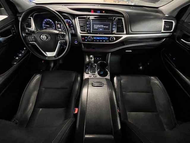 Used 2018 Toyota Highlander Limited image 17